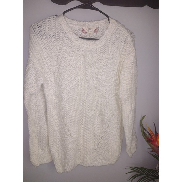 Pink Rose Crochet Sweater _NEW - Picture 1 of 7